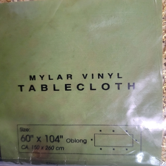 NIP Gold Mylar Vinyl Tablecloth Oblong 60" by 104" Lace Pattern - Picture 3 of 6